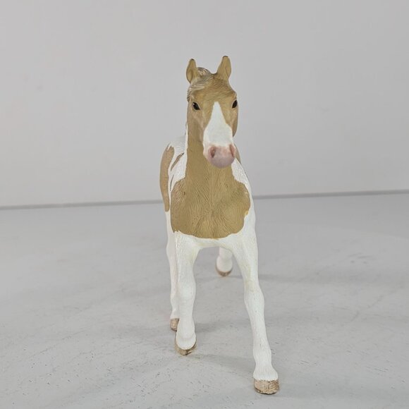 Schleich Paint Mare Pinto Horse 2018 Animal Figure 13884 Farm Toy - Picture 3 of 8